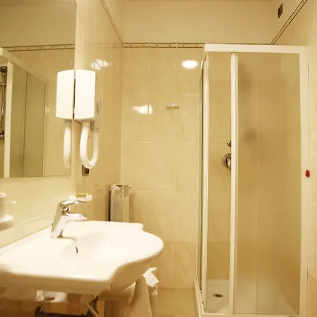 Tiziana Hotel 3*